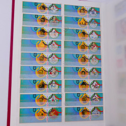 Lot massif de timbres du monde neufs et oblitérés en 10 albums.