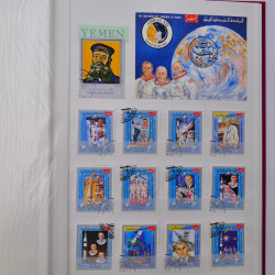 Lot massif de timbres du monde neufs et oblitérés en 10 albums.