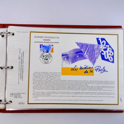 Collection documents premier jour de timbres de France 1987-1996 complet en 10 albums.