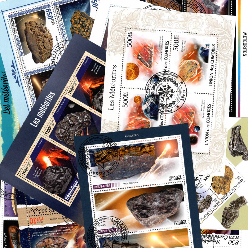 Météorites 15 blocs feuillets de timbres thématiques.