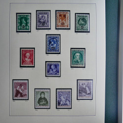 Collection timbres du monde thématique Tableaux neufs en un album.