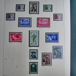 Collection timbres du monde thématique Tableaux neufs en un album.