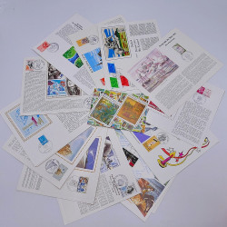 Vrac massif de timbres du monde neufs et oblitérés en un carton.