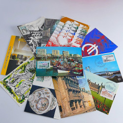 Vrac massif de timbres du monde neufs et oblitérés en un carton.