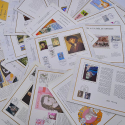 Vrac massif de timbres du monde neufs et oblitérés en un carton.