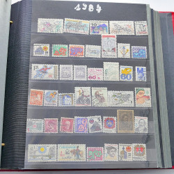 Vrac massif de timbres du monde neufs et oblitérés en un carton.