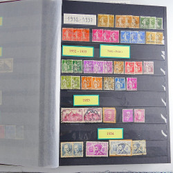 Vrac massif de timbres du monde neufs et oblitérés en un carton.