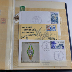 Vrac massif de timbres du monde neufs et oblitérés en un carton.