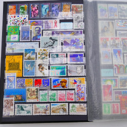 Lot de timbres de France oblitérés 1994-2011 en un album.