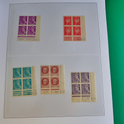Lot de timbres de France en bloc coin daté 1925-1955 neufs** en un album.