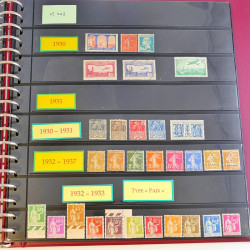 Lot de timbres de France 1867-1944 neufs et oblitérés en un album.
