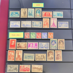 Lot de timbres de France 1867-1944 neufs et oblitérés en un album.