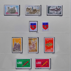 Collection timbres de France 1970-1975 neufs** et oblitérés complet en album Safe.
