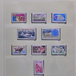 Collection timbres de France 1970-1975 neufs** et oblitérés complet en album Safe.