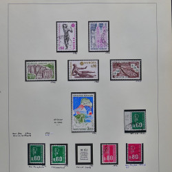 Collection timbres de France 1970-1975 neufs** et oblitérés complet en album Safe.