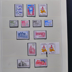 Collection timbres de France 1980-1985 neufs** et oblitérés complet en album Safe.