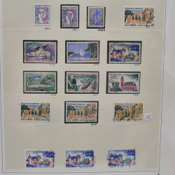 Collection timbres de France 1961-1969 oblitérés complet en album Safe.