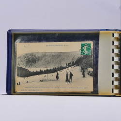 Collection de cartes postales thématiques Ski en un album.