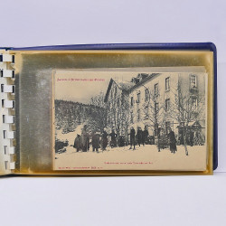 Collection de cartes postales thématiques Ski en un album.