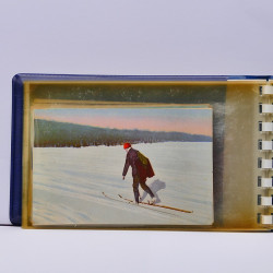 Collection de cartes postales thématiques Ski en un album.