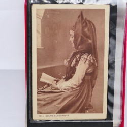 Collection de cartes postales thématiques Costumes Alsaciens en un album.