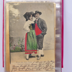 Collection de cartes postales thématiques Costumes Alsaciens en un album.