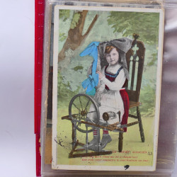 Collection de cartes postales thématiques Costumes Alsaciens en un album.