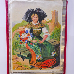 Collection de cartes postales thématiques Costumes Alsaciens en un album.