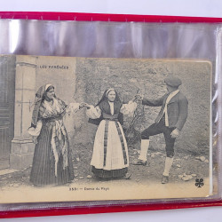 Collection de cartes postales thématiques Costumes Alsaciens en un album.