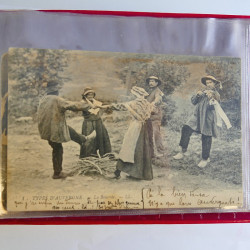 Collection de cartes postales thématiques Costumes Alsaciens en un album.