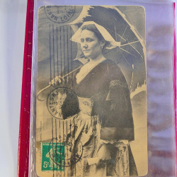 Collection de cartes postales thématiques Costumes Alsaciens en un album.