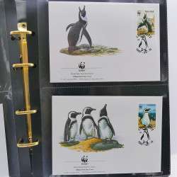 Collection timbres thématiques Animaux WWF en 2 albums.