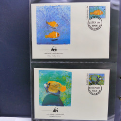 Collection timbres thématiques Animaux WWF en 2 albums.