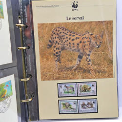 Collection timbres thématiques Animaux WWF en 2 albums.