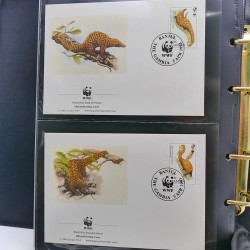Collection timbres thématiques Animaux WWF en 2 albums.