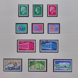 Collection timbres de France 1965-1974 oblitérés en album Safe.