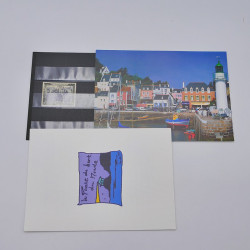 Vrac philatélique de timbres du monde neufs et oblitérés en un carton.