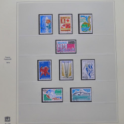 Vrac philatélique de timbres du monde neufs et oblitérés en un carton.