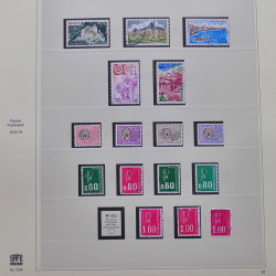 Vrac philatélique de timbres du monde neufs et oblitérés en un carton.