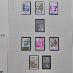 Vrac philatélique de timbres du monde neufs et oblitérés en un carton.