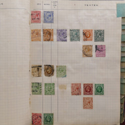 Vrac philatélique de timbres du monde neufs et oblitérés en un carton.