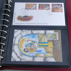 Collection commémoratifs thématique Noel en un album.