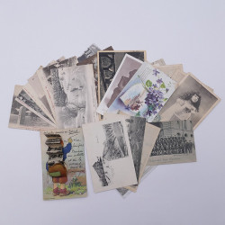 Vrac philatélique de timbres du monde neufs et oblitérés en un carton.