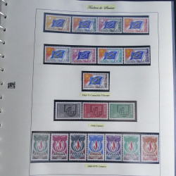 Vrac philatélique de timbres du monde neufs et oblitérés en un carton.