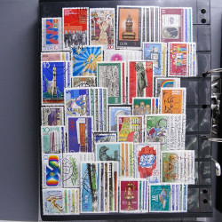 Lot massif de timbres d'Europe neufs et oblitérés en 4 albums.