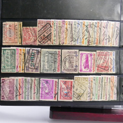 Lot massif de timbres d'Europe neufs et oblitérés en 4 albums.