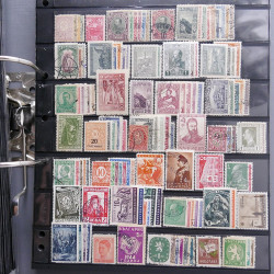 Lot massif de timbres d'Europe neufs et oblitérés en 4 albums.