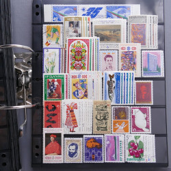 Lot massif de timbres d'Europe neufs et oblitérés en 4 albums.