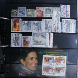 Lot massif de timbres d'Europe neufs et oblitérés en 4 albums.