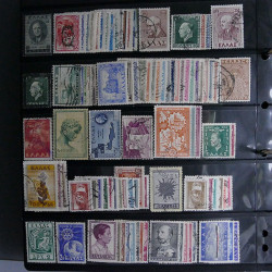 Lot massif de timbres d'Europe neufs et oblitérés en 4 albums.